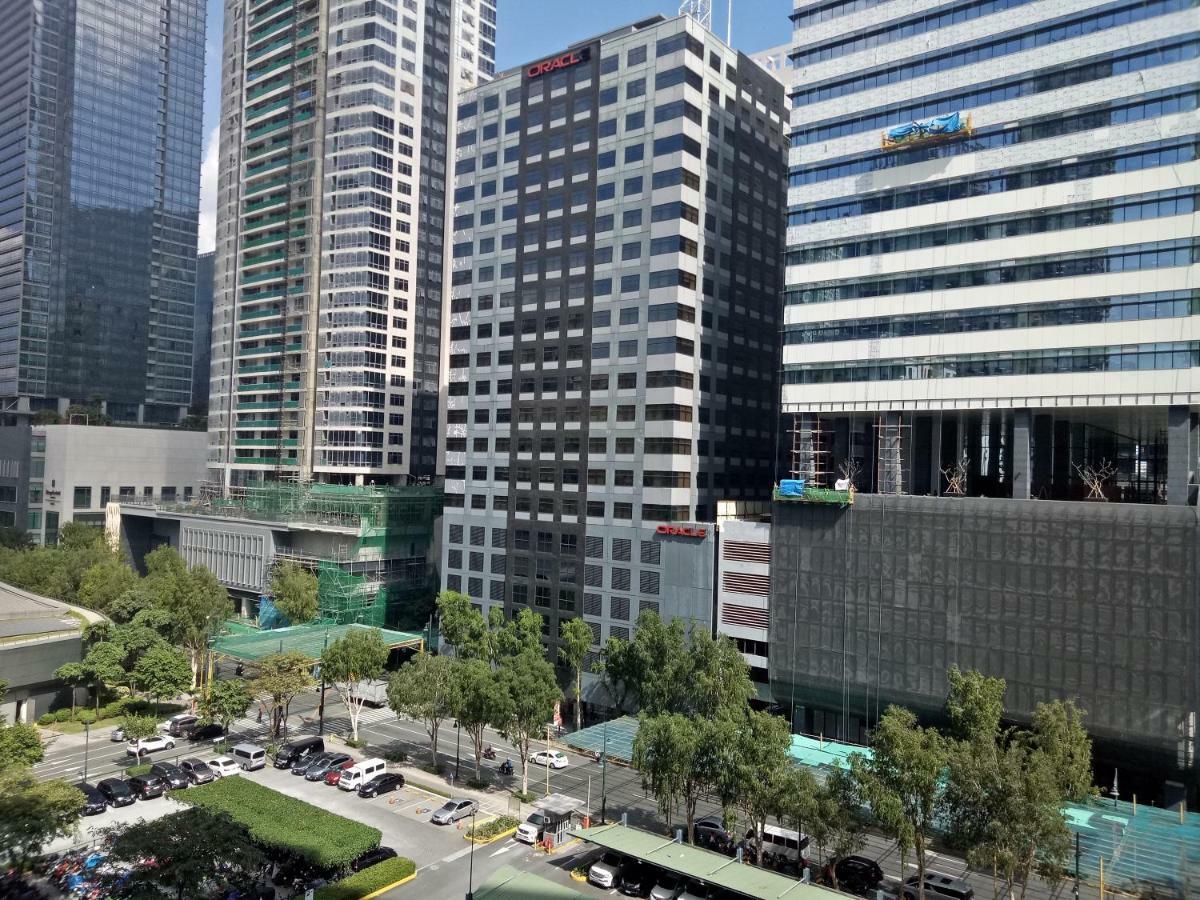 Forbes Area Bgc Taguig Manilaアパートメント エクステリア 写真