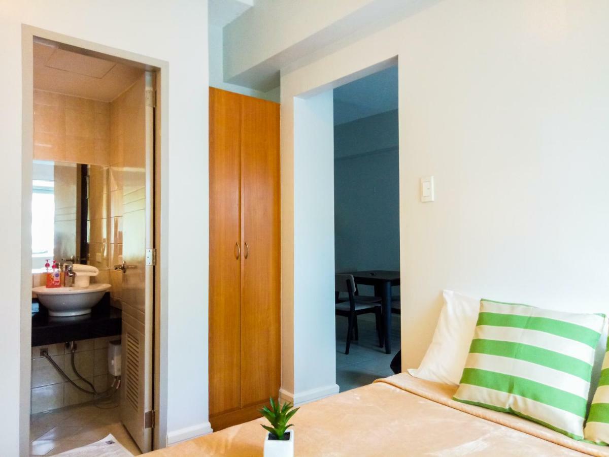 Forbes Area Bgc Taguig Manilaアパートメント エクステリア 写真