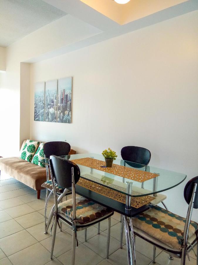 Forbes Area Bgc Taguig Manilaアパートメント エクステリア 写真
