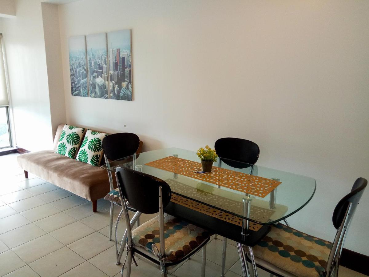 Forbes Area Bgc Taguig Manilaアパートメント エクステリア 写真