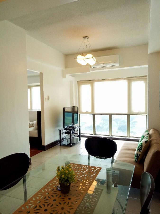 Forbes Area Bgc Taguig Manilaアパートメント エクステリア 写真